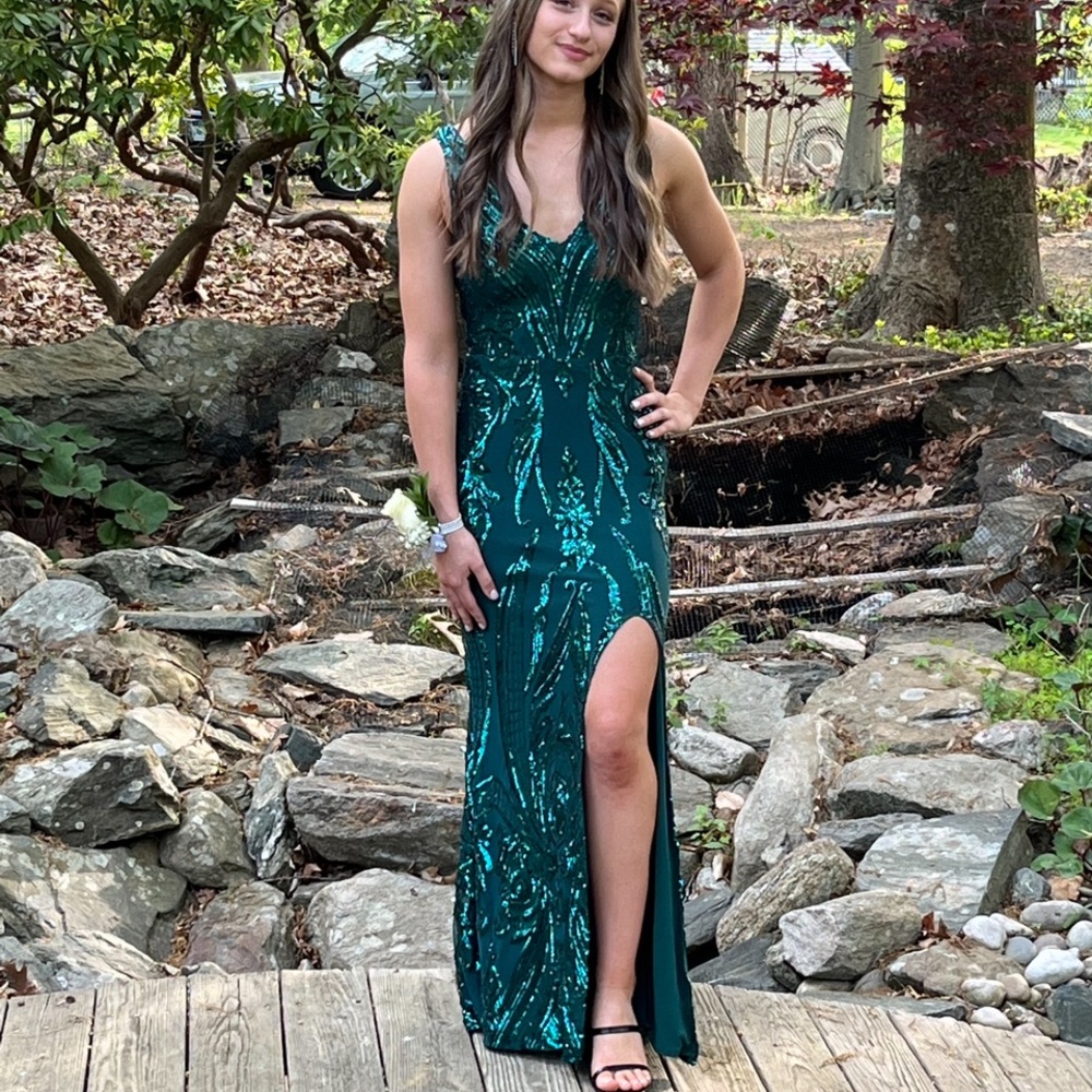Gorgeous emerald green prom/pageant/wedding/ formal dress